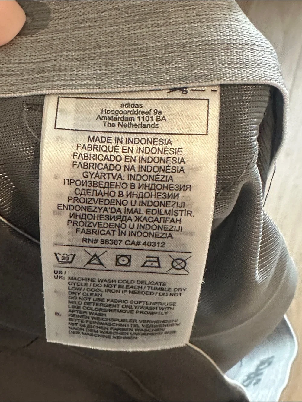 adidas size 33x34